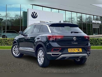 Used Volkswagen T-Roc 2024 for sale - 79073297: Photo