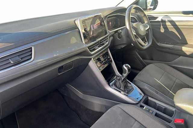 Used Volkswagen T-Roc 2022 for sale - 76387032: Photo 2