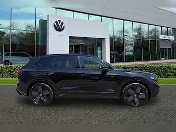 Used Volkswagen Touareg 2023 for sale - 78976177: Photo