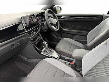 Used Volkswagen T-Roc 2025 for sale - 77061706: Photo