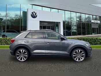 Used Volkswagen T-Roc 2021 for sale - 76518041: Photo