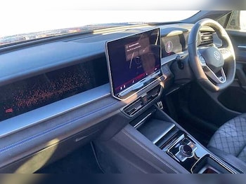 Used Volkswagen Touran 2025 for sale - 76637986: Photo