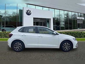 Used Volkswagen Polo 2024 for sale - 78045351: Photo