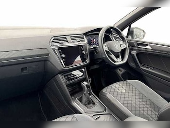 Used Volkswagen Tiguan 2024 for sale - 76245845: Photo 2