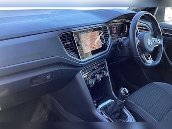 Used Volkswagen T-Roc 2020 for sale - 78091254: Photo