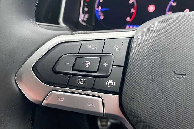 Used Volkswagen T-Roc 2023 for sale - 76069829: Photo 15