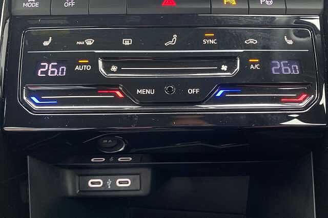 Used Volkswagen T-Roc 2023 for sale - 76069829: Photo 31