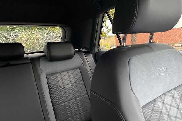 Used Volkswagen T-Roc 2023 for sale - 76069829: Photo 33