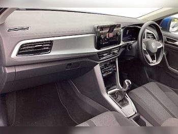 Used Volkswagen T-Roc 2023 for sale - 78097971: Photo