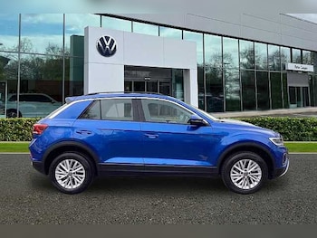 Used Volkswagen T-Roc 2023 for sale - 78097971: Photo