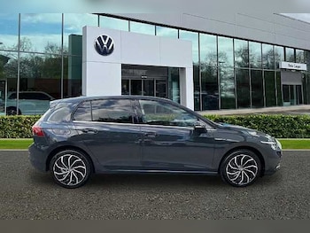 Used Volkswagen Golf 2024 for sale - 79216623: Photo