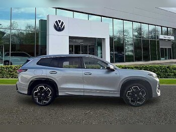 Used Volkswagen Touran 2025 for sale - 76807756: Photo