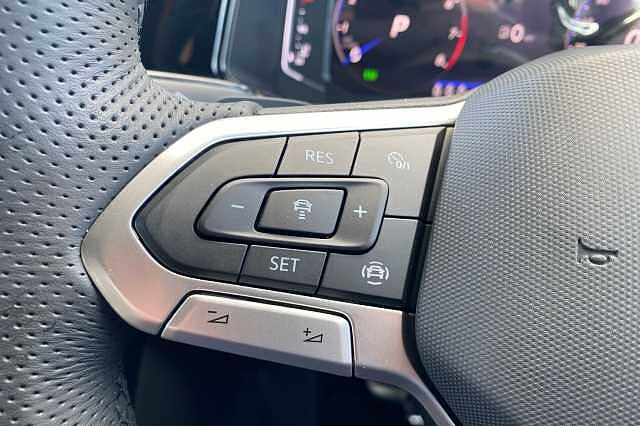 Used Volkswagen T-Roc 2025 for sale - 77077418: Photo 15