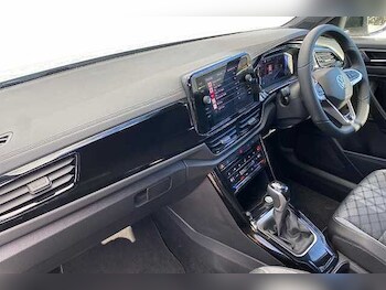 Used Volkswagen T-Roc 2025 for sale - 77077418: Photo