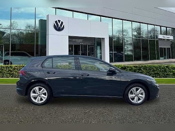 Used Volkswagen Golf 2023 for sale - 78018119: Photo