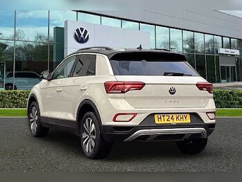 Used Volkswagen T-Roc 2024 for sale - 77328936: Photo