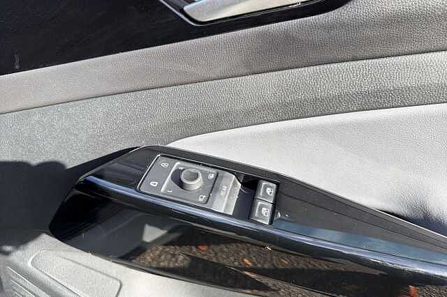 Used Volkswagen ID.4 2023 for sale - 76310022: Photo 26