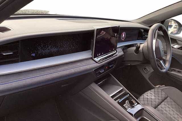 Used Volkswagen Touran 2025 for sale - 76611710: Photo 2