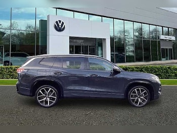 Used Volkswagen Touran 2025 for sale - 76611710: Photo