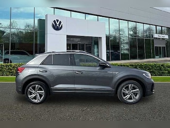 Used Volkswagen T-Roc 2023 for sale - 77906213: Photo