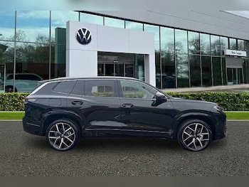 Used Volkswagen Touran 2025 for sale - 76257145: Photo