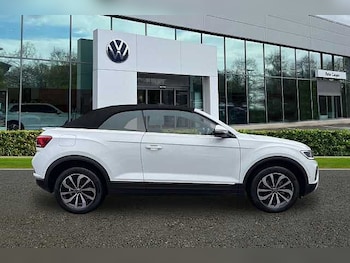 Used Volkswagen T-Roc 2022 for sale - 77622233: Photo