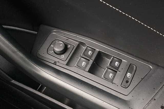 Used Volkswagen T-Roc 2023 for sale - 76591366: Photo 28