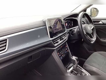 Used Volkswagen T-Roc 2023 for sale - 76591366: Photo