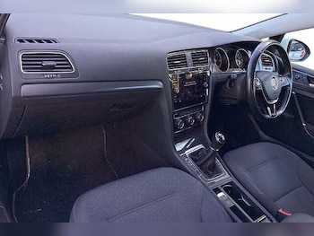 Used Volkswagen Golf 2018 for sale - 78281557: Photo