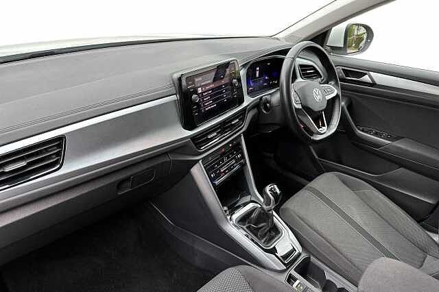 Used Volkswagen T-Roc 2023 for sale - 76069832: Photo 2