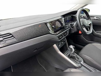 Used Volkswagen Polo 2024 for sale - 78062127: Photo