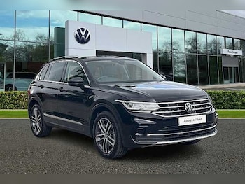 2023 (23) - 1.4 TSIe DSG 2023MY Elegance 5-Door
