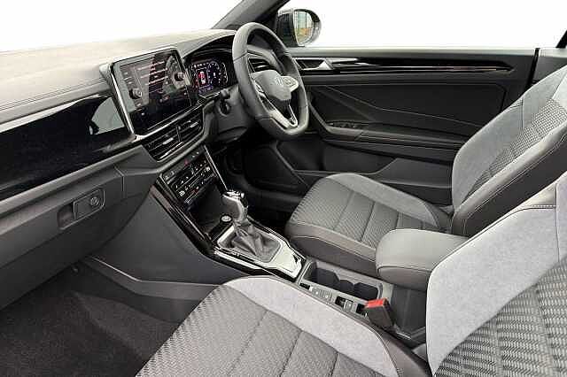 Used Volkswagen T-Roc 2025 for sale - 77061712: Photo 2