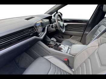Used Volkswagen Touareg 2024 for sale - 73954208: Photo
