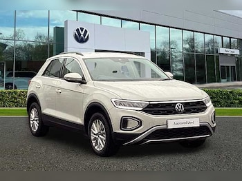 Used Volkswagen T-Roc 2022 for sale - 77535776: Photo
