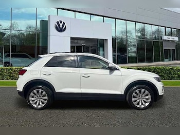 Used Volkswagen T-Roc 2020 for sale - 75561047: Photo