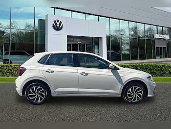 Used Volkswagen Polo 2024 for sale - 79091008: Photo