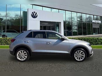 Used Volkswagen T-Roc 2024 for sale - 79494704: Photo