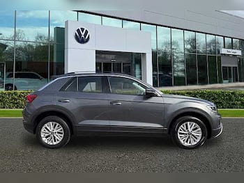 Used Volkswagen T-Roc 2023 for sale - 79335163: Photo