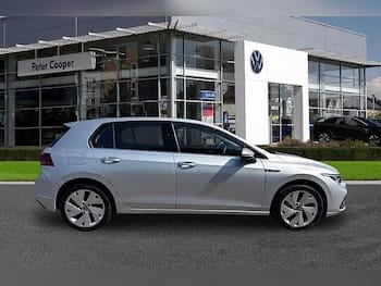 Used Volkswagen Golf 2024 for sale - 79545799: Photo