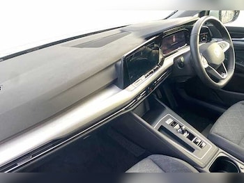 Used Volkswagen Golf 2024 for sale - 76245859: Photo