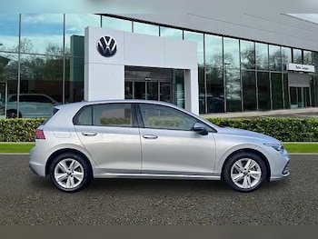 Used Volkswagen Golf 2024 for sale - 76245859: Photo