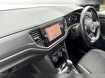 Used Volkswagen T-Roc 2021 for sale - 78553079: Photo