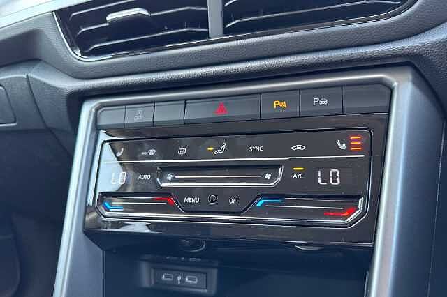 Used Volkswagen T-Roc 2025 for sale - 76157402: Photo 33