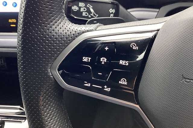 Used Volkswagen Touareg 2023 for sale - 76133819: Photo 15