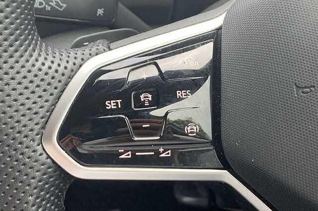 Used Volkswagen T-Roc 2022 for sale - 76396767: Photo 15