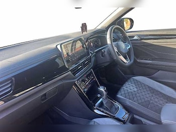 Used Volkswagen T-Roc 2025 for sale - 76807759: Photo