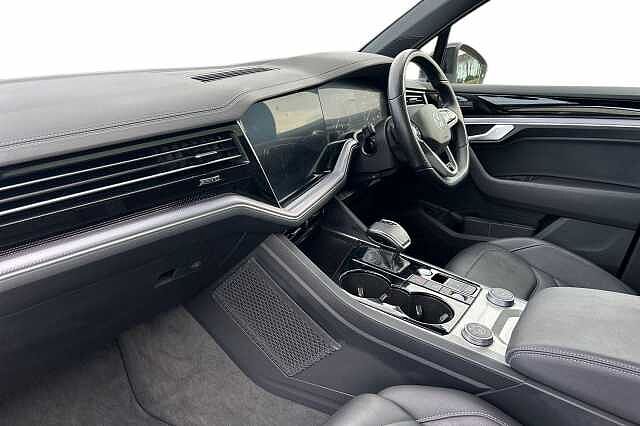 Used Volkswagen Touareg 2022 for sale - 76706670: Photo 2