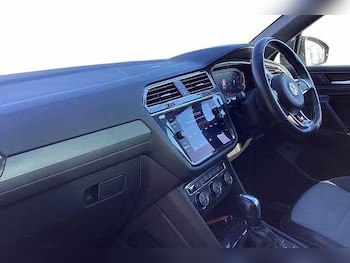Used Volkswagen Tiguan Allspace 2020 for sale - 77880918: Photo
