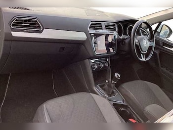 Used Volkswagen Tiguan 2019 for sale - 76919129: Photo